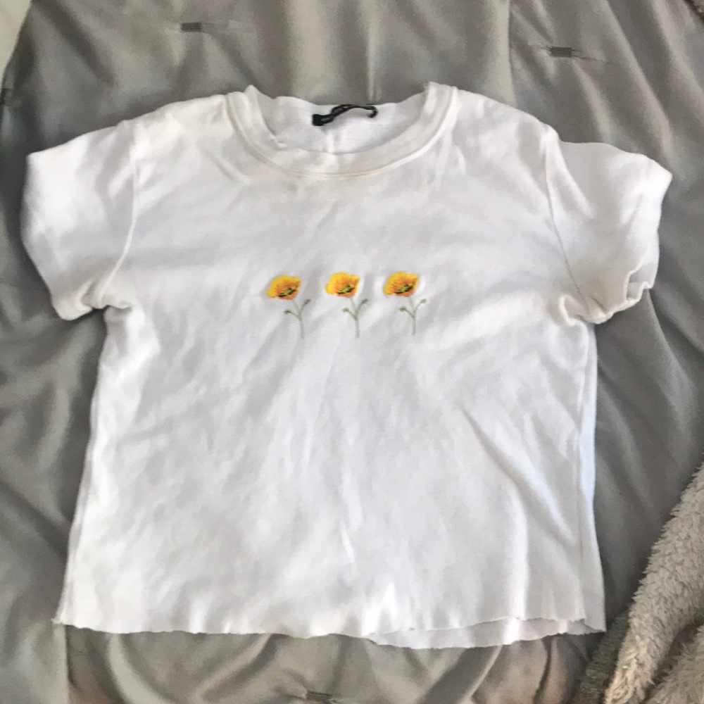 Brandy Melville poppy white top! 🥰